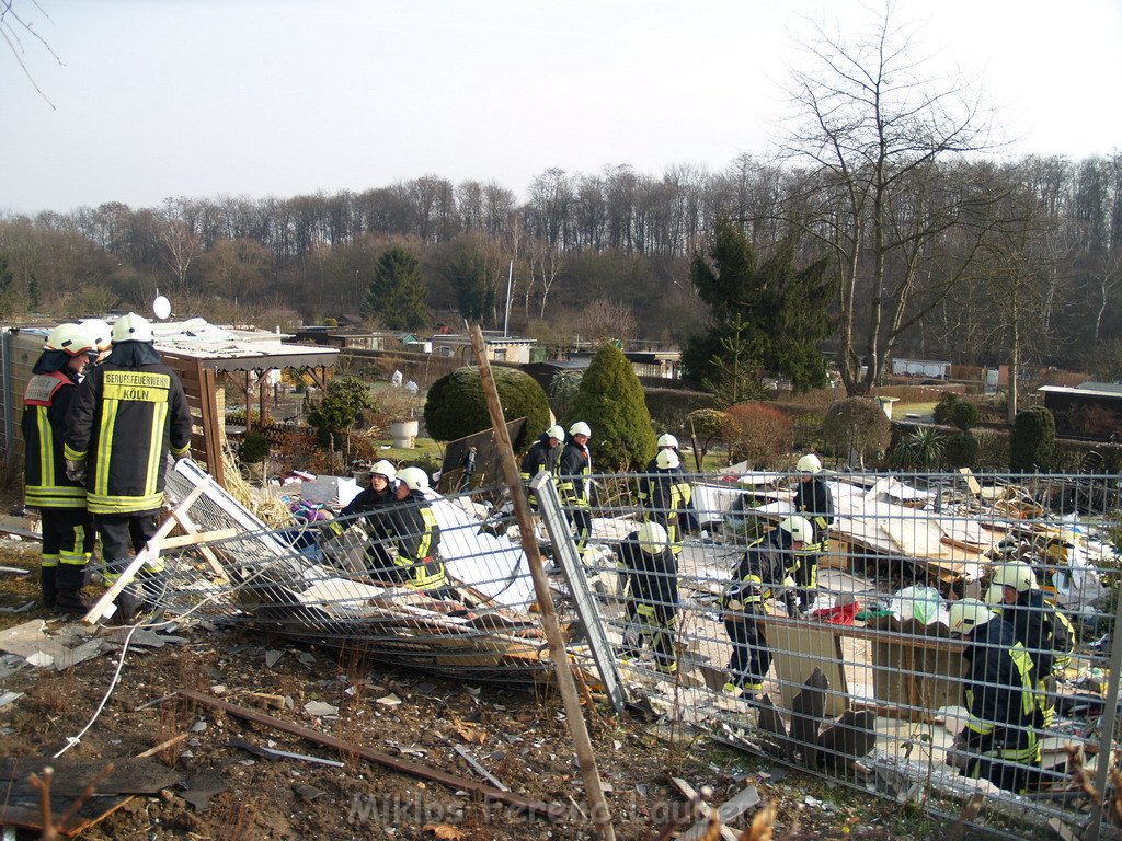 Gartenhaus in Koeln Vingst Nobelstr explodiert   P038.JPG